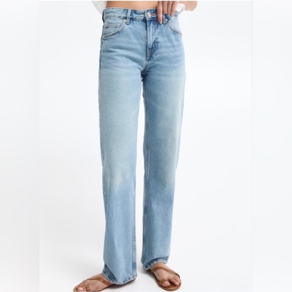 NWT - Pull & Bear Women’s Regular Straight Low Rise Jeans - Size 8, 10 - Picture 2 of 14